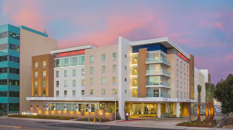 Hampton Inn & Suites
